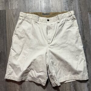 Geoffrey Beene White Flat Front Shorts summer resort wear
